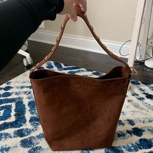 Madewell Essential Bucket Tote